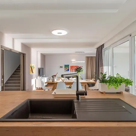 Salis Villa