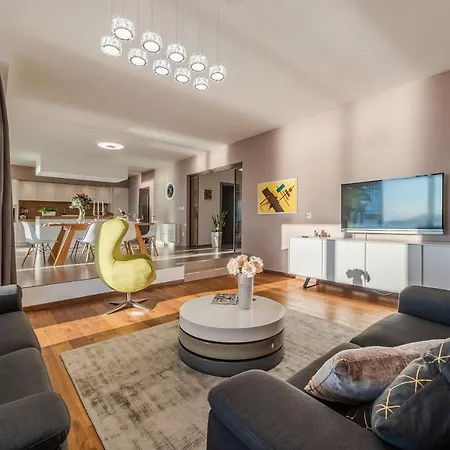 Salis Villa